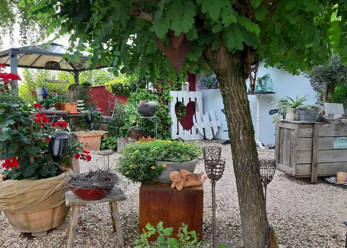 Romantic, Luxurious En Modern